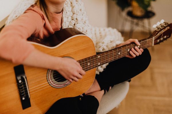 Meilleurs conseils pour choisir un cours de guitare à Paris